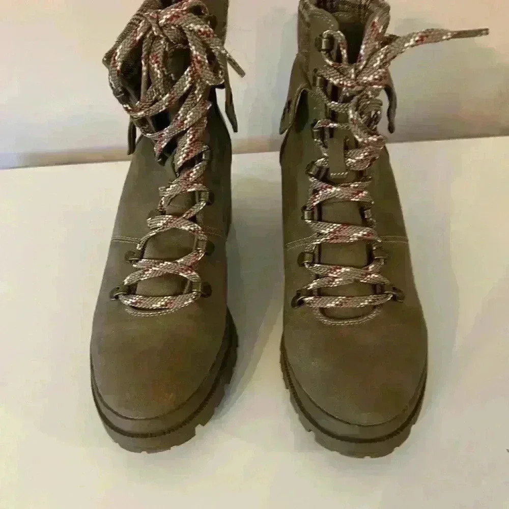 Jelly pop boots with flannel at top. Size 10. Gently used. Brown. - Picture 2 of 3